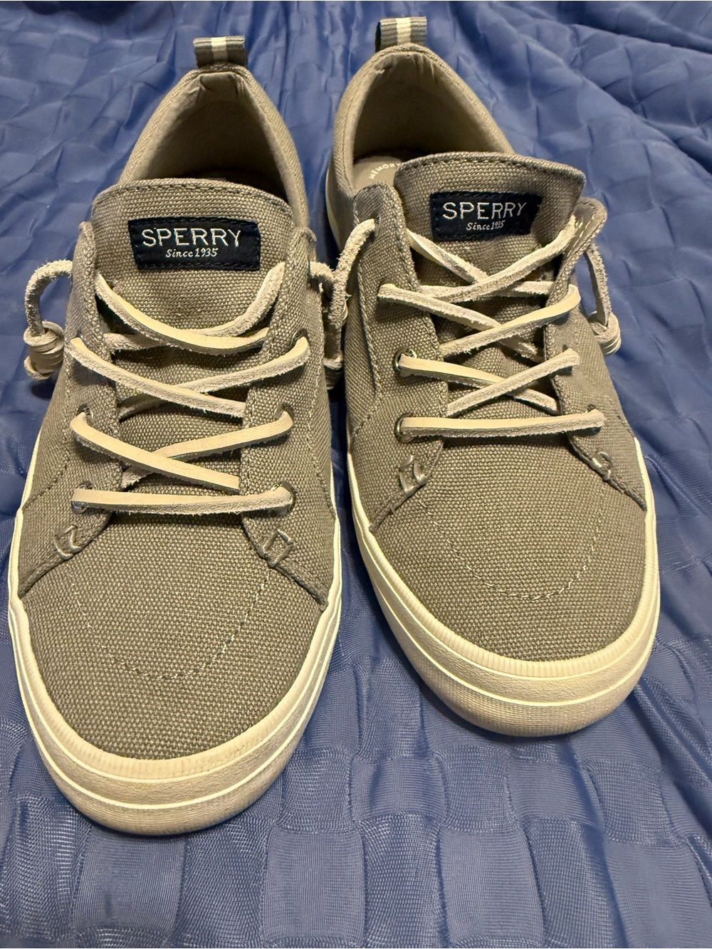 Women’s 7.5 Sperry Crest Vibe